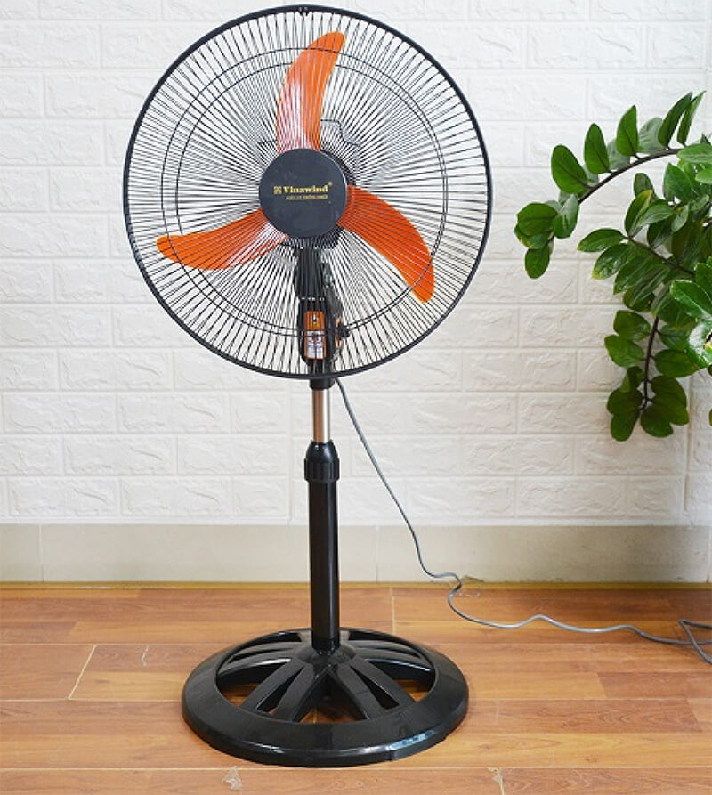 Điều khiển dễ dàng với núm xoay cơ