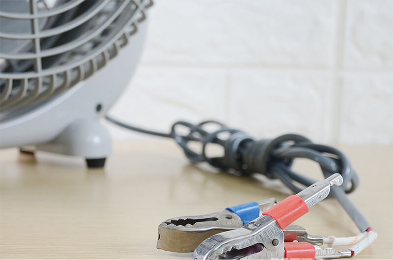 Kết nối quạt với bình ắc quy 12V không cần bộ đổi điện