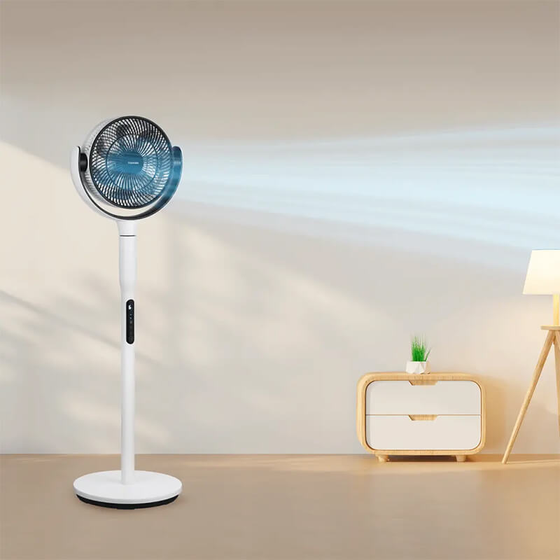 Luồng gió lốc xoáy mạnh mẽ với tốc độ cắt gió 5600 lần/phút, giúp gió lan tỏa xa đến 13,5m